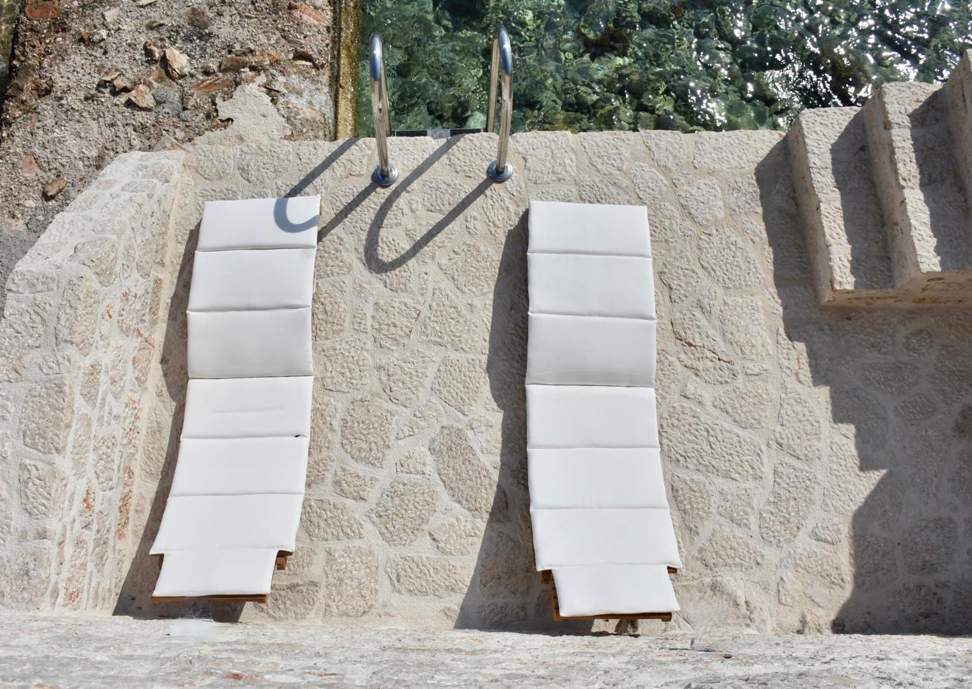 Salt Retreat - Seafront Villa Chalki Town Luaran gambar
