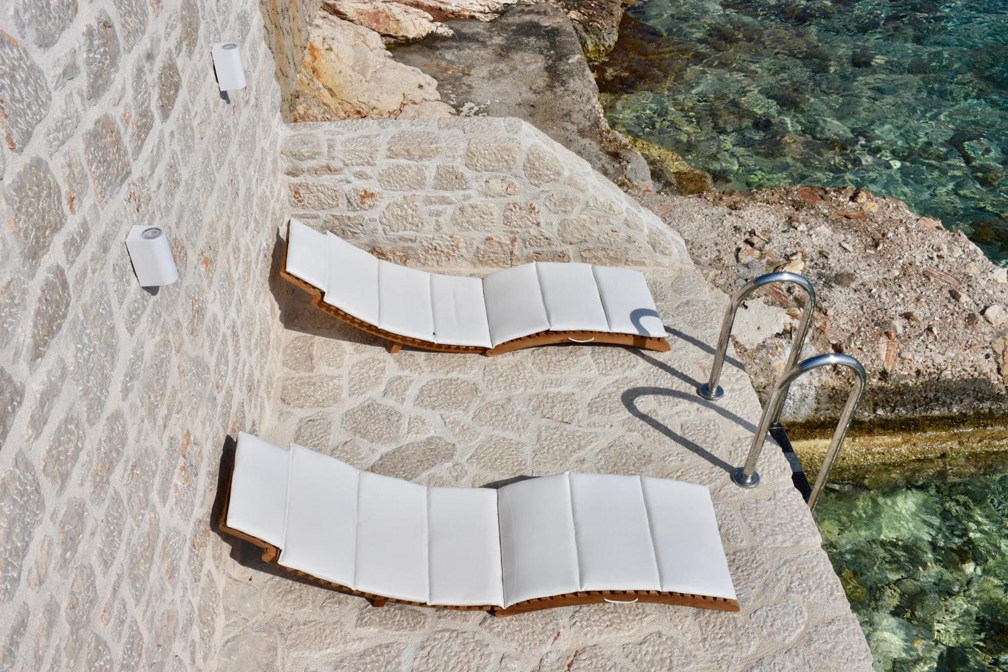 Salt Retreat - Seafront Villa Chalki Town Luaran gambar